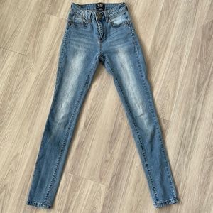 Iris Butt Lifting Skinny Jeans